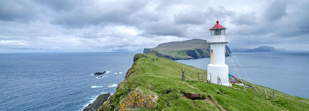 Hiking in faroe islands